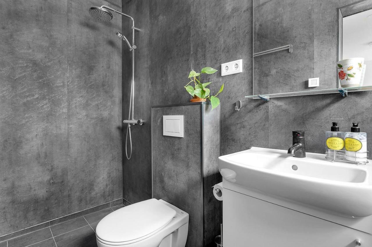 Lovely Studio Apartment With Hot Tub Reykjavik Ngoại thất bức ảnh